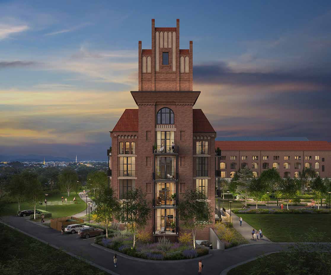 Turm-Westflügel bei Dämmerung